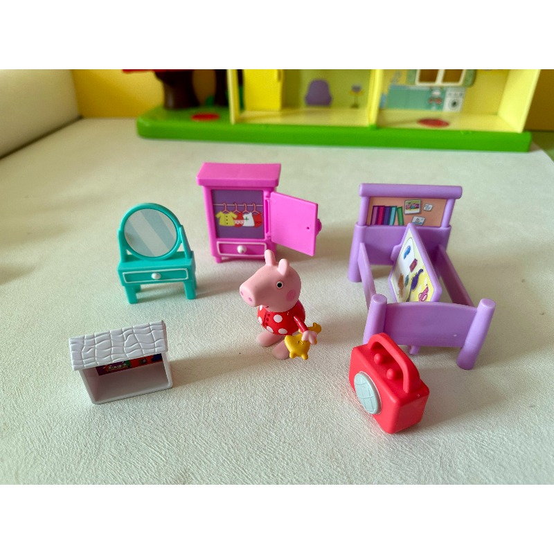 ชุดครอบครัวเป๊ปป้าพิกจากฮาสโบร - Kids First Education บทวิจารณ์และราคา